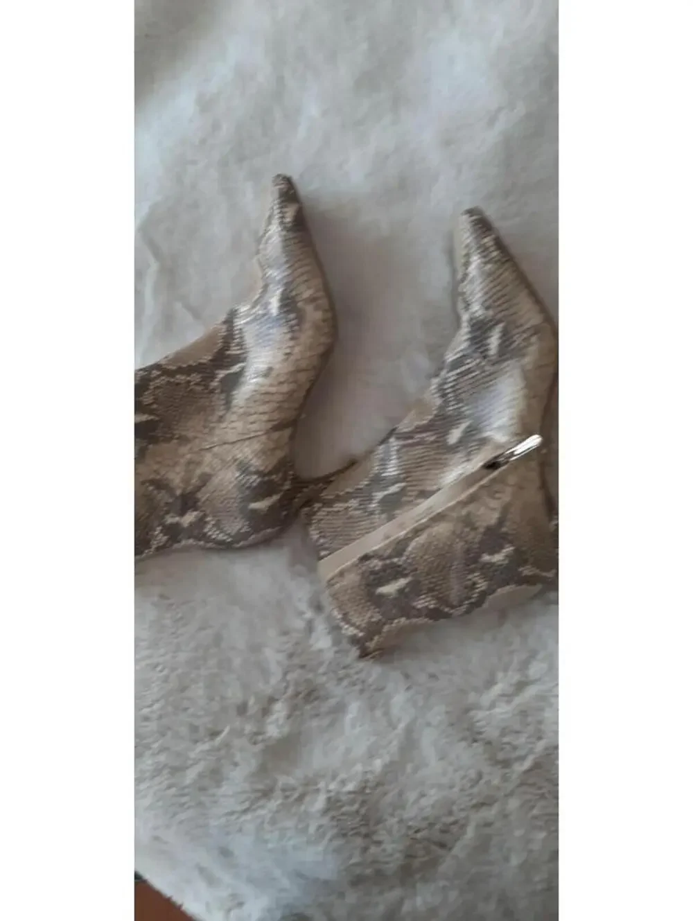 Sam Edelman woman's booties above ankle 10M EUB 40 man made material Snake print